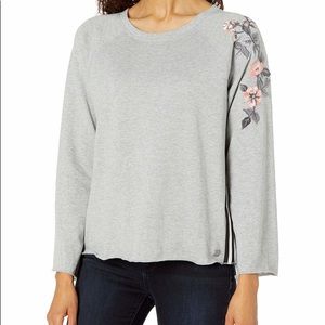 NWT Calvin Klein Performance Embroidered Raglan Sleeve Top